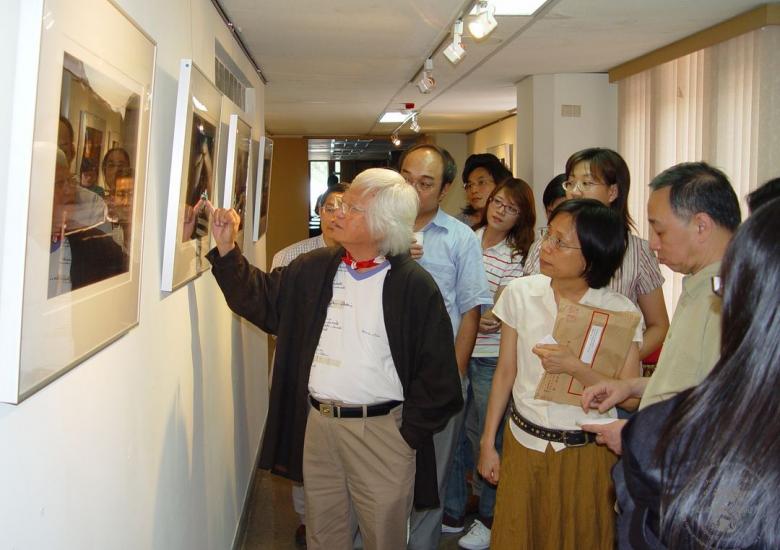 2006年6月　史語藝廊「柯錫杰攝影展」揭幕