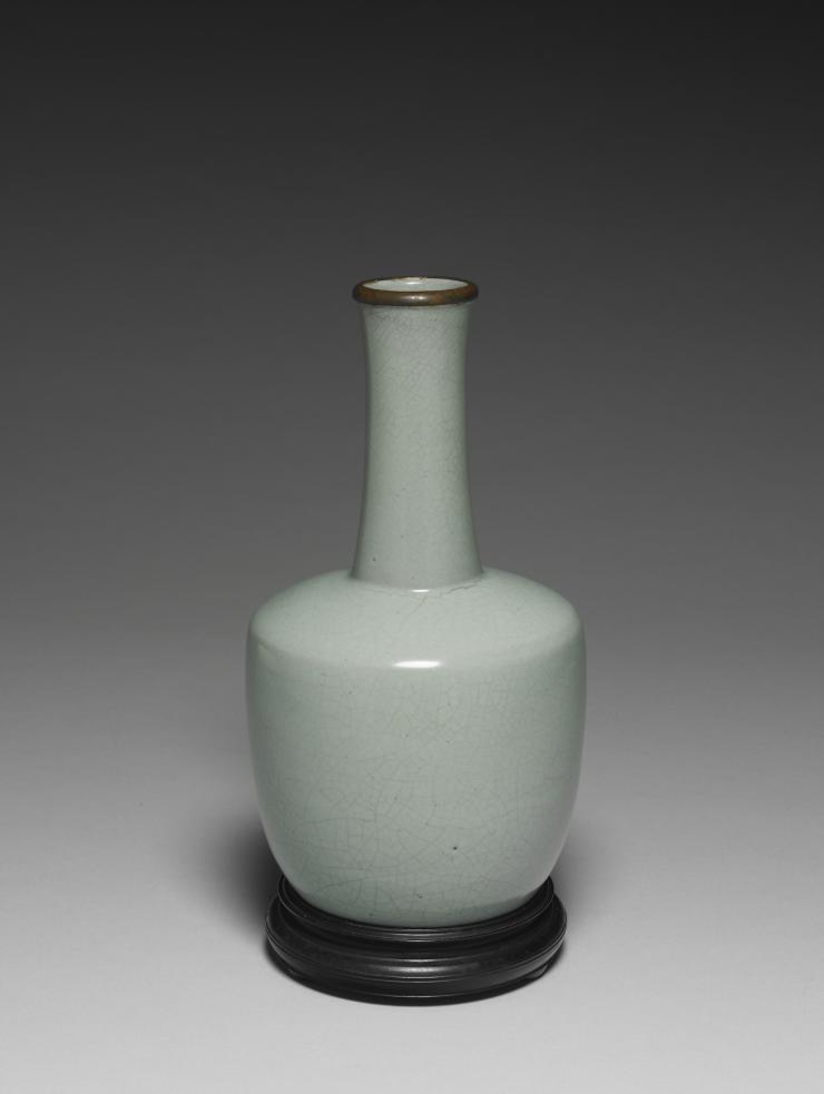 北宋汝窯青瓷紙槌瓶（「奉華」銘） | 開放博物館
