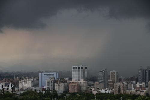 雨霧城市