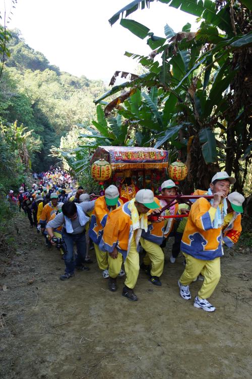 東山碧軒寺迎佛祖暨遶境_觀音媽爬山路