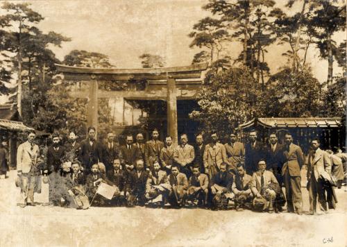 1938年臺灣新民報社神宮參拜內地視察團合照-明治神宮