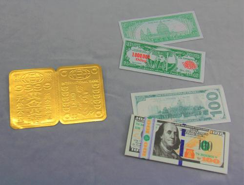 越南美金造型紙錢 Vietnamese Spirit Money designed in the U.S. Dollar