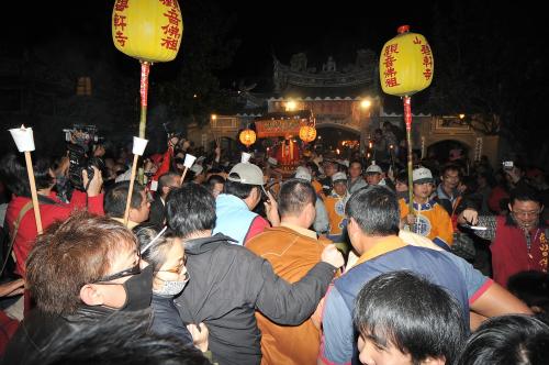 東山碧軒寺迎佛祖暨遶境_東山迎佛祖