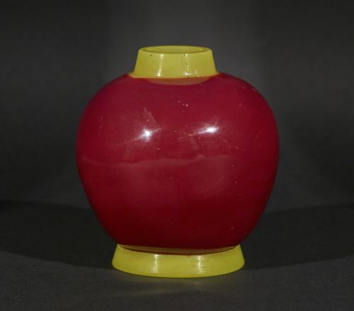 黃套紅玻璃壺