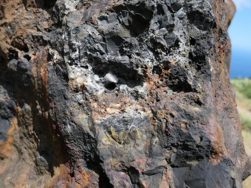 具有明顯角礫岩構造的富礦石