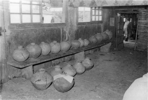 居民華加納家的陶壺