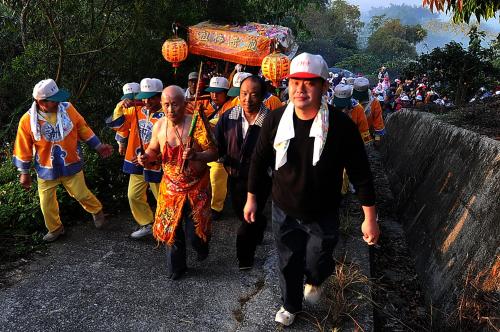 東山碧軒寺迎佛祖暨遶境_東山迎佛祖