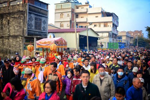 東山碧軒寺迎佛祖暨遶境_隨香人潮3