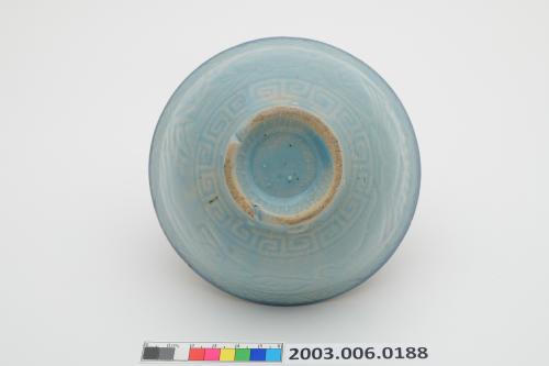 淡藍釉金魚紋淡青碗