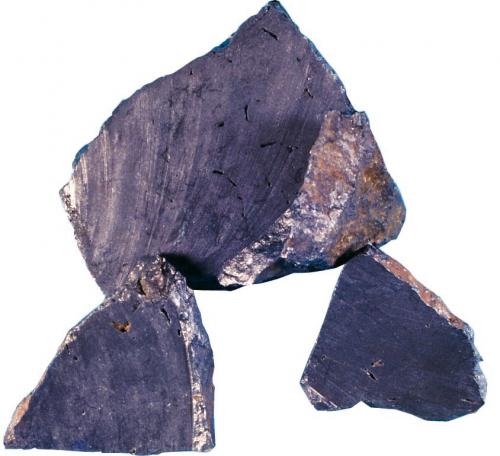 呂宋銅礦的顏色經常呈黑色
