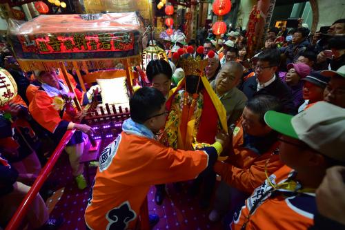 東山碧軒寺迎佛祖暨遶境_東山迎佛祖上山