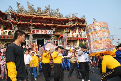 羅漢門迎佛祖_羅漢門迎佛祖_內門與觀亭兩廟首次會香