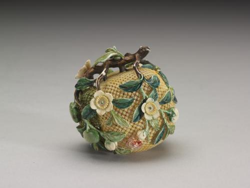 清 十八世紀 鏤雕象牙梅子盒