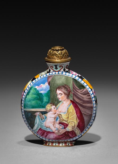 Snuff Bottle with European Figures