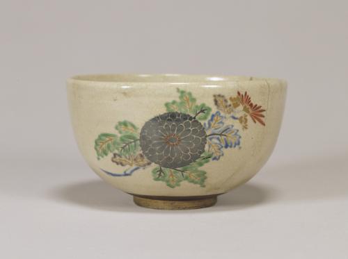 彩繪菊花紋茶碗