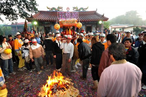 東山碧軒寺迎佛祖暨遶境_東山迎佛祖