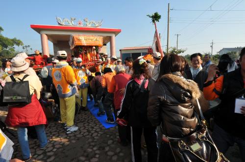 東山碧軒寺迎佛祖暨遶境_東山迎佛祖