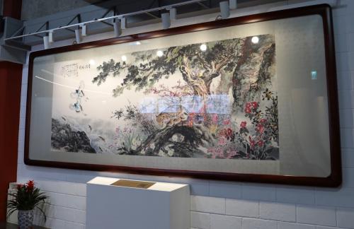 自2019年5月起展示於國父紀念館大廳東側的〈臺灣風情〉