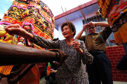 東山碧軒寺迎佛祖暨遶境_東山迎佛祖