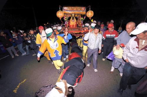 東山碧軒寺迎佛祖暨遶境_東山迎佛祖