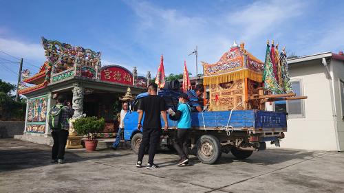 請神車隊至萬朝福德祠請神尊上車轎