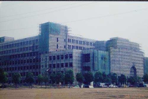 1996年12月24日興建中的第二教學大樓