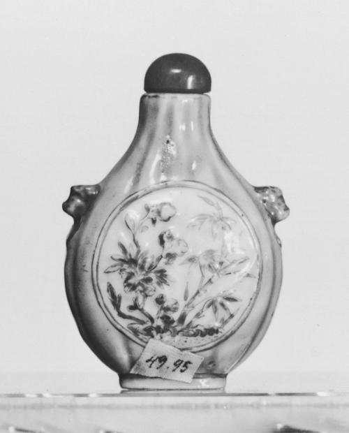 Snuff Bottle with Flowers in Medallion