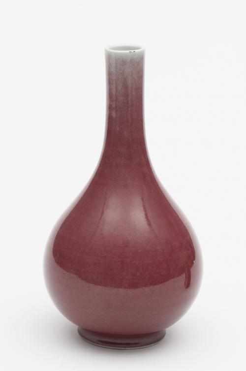 Tear-Shaped Vase with Slender Neck