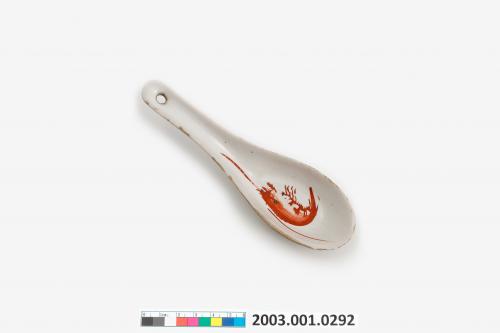 紅釉蝦紋湯匙