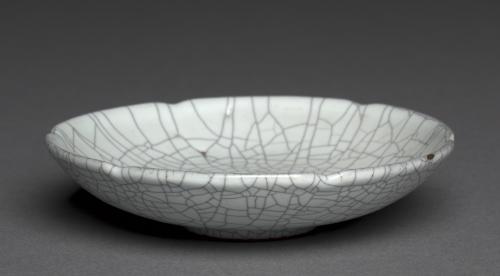 Flat Dish: Guan ware