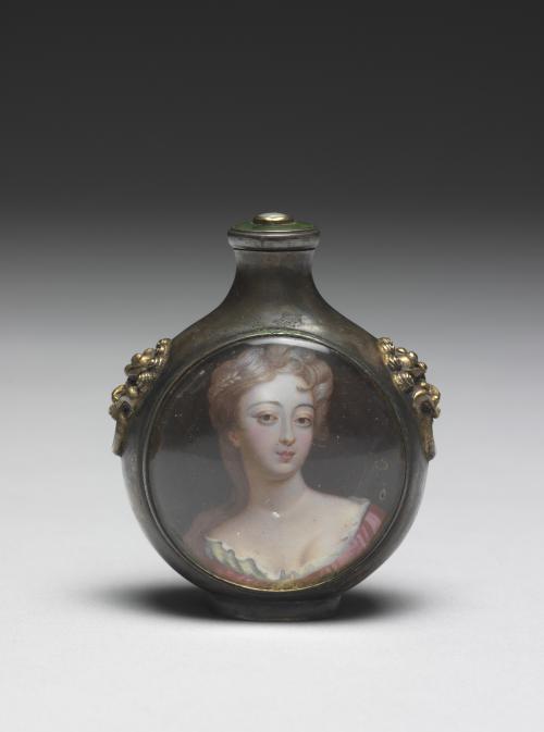 清 十八世紀 銀胎畫琺瑯西方仕女鼻煙壺
