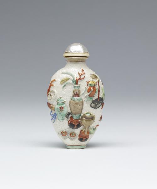 Snuff Bottle with Precious Objects