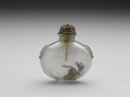 清 十八/十九世紀 淺青色透明玻璃獸首銜環鼻煙壺