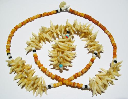 所羅門群島海豚牙齒貝珠項鍊 Necklace with Dolphin Teeth and Shell Beads from the Solomon Islands