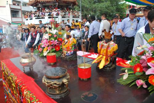 羅漢門迎佛祖_羅漢門迎佛祖_內門與觀亭兩廟首次會香