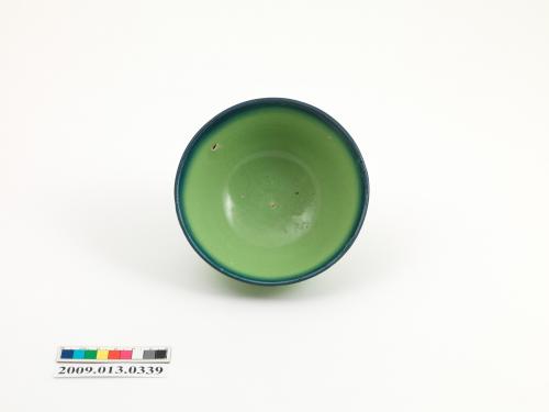綠釉葫蘆紋淡青碗