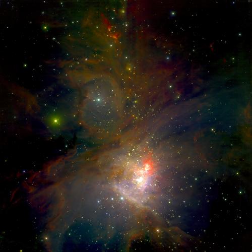 加法夏望遠鏡廣角紅外線相機拍攝的獵戶座星雲