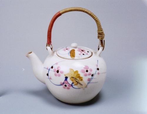 彩繪花紋茶壺