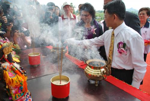 羅漢門迎佛祖_羅漢門迎佛祖_內門與觀亭兩廟首次會香