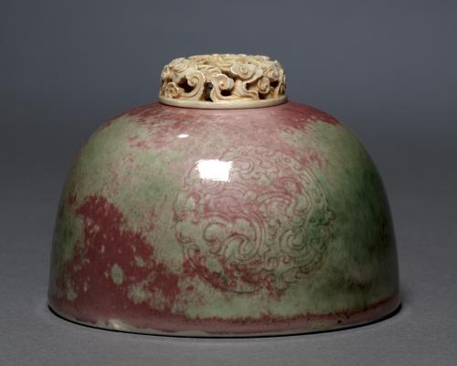 Water Pot with Ivory Lid