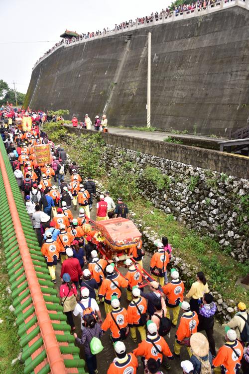 東山碧軒寺迎佛祖暨遶境_東山迎佛祖上山