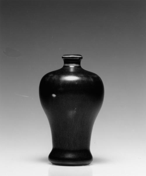 Snuff Bottle in the Form of a Miniature Vase