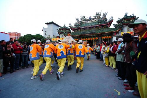 東山碧軒寺迎佛祖暨遶境_東山迎佛祖