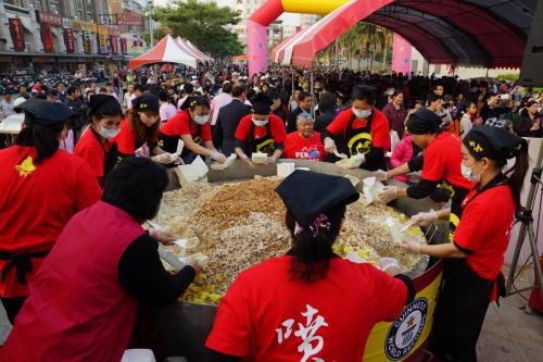 金氏世界紀錄—最大碗雞肉飯