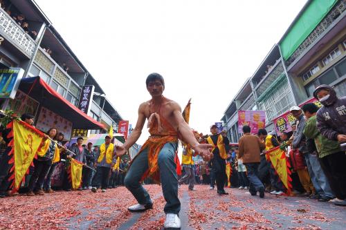 東山碧軒寺迎佛祖暨遶境_東山迎佛祖