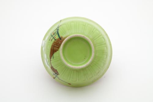 彩繪古木梅花紋綠釉碗