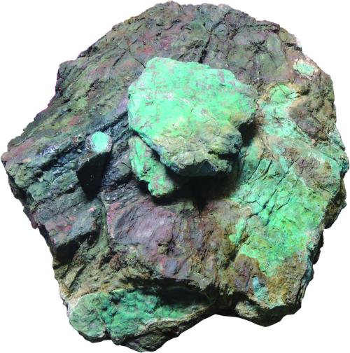 現存最大的藍玉髓原石(127公斤重)