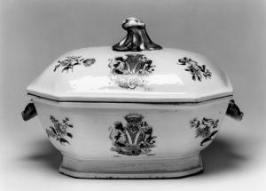 Tureen with English Coat of Arms, one of a pair