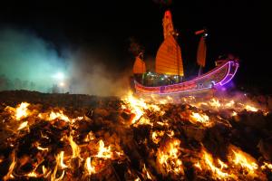 小琉球三隆宮迎王平安祭典_恭送王船