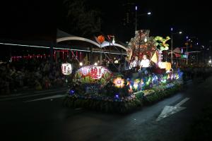 雞籠中元祭_放水燈遊行